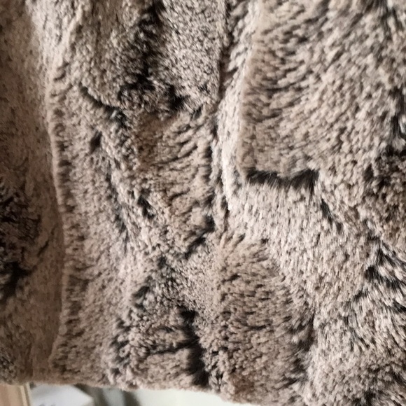 Coat - Picture 11 of 11